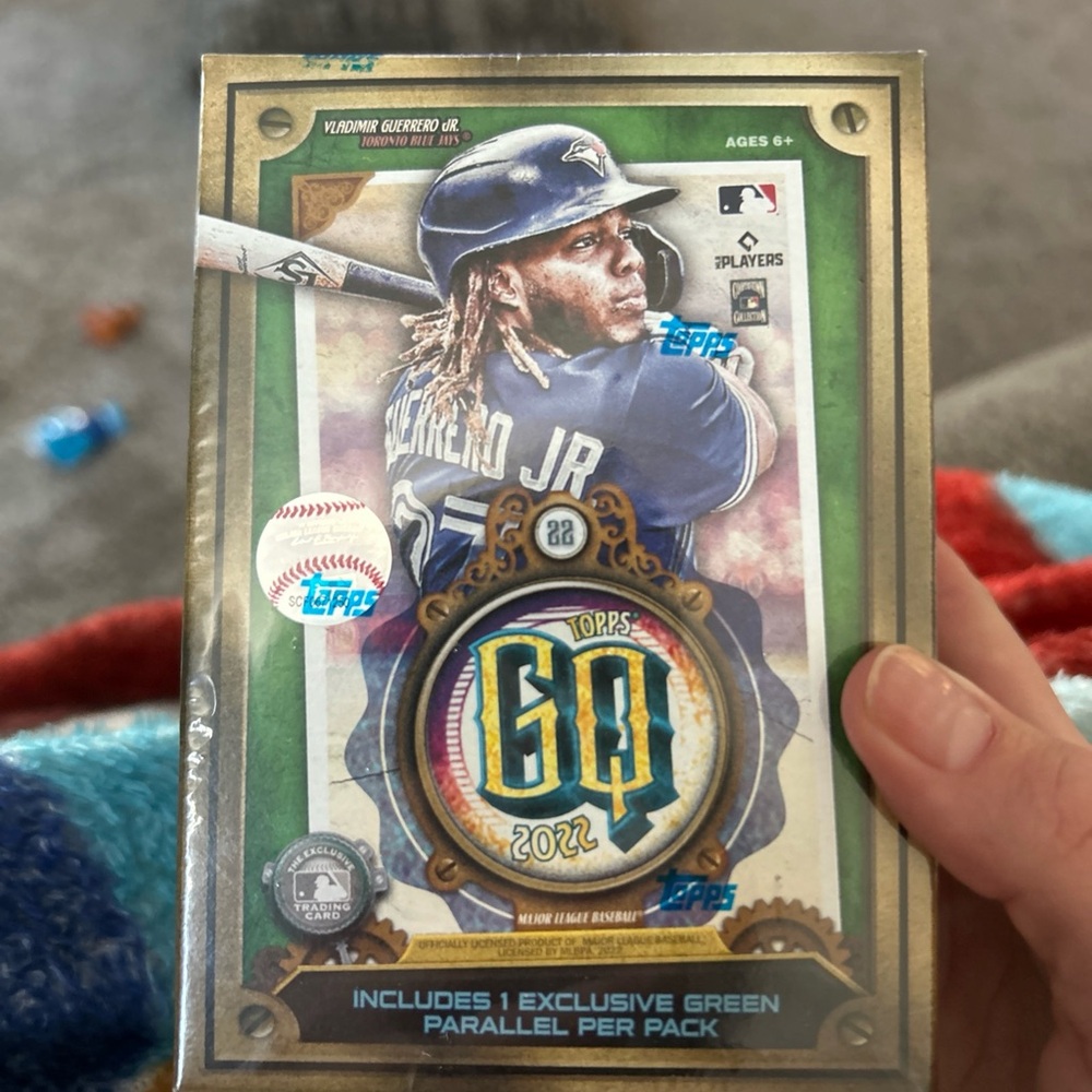 Topps 2022 GQ Baseball Card Pack - Green and Gold